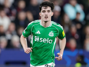 Arsenal lên phương án thay thế Ben White, Livramento lọt tầm ngắm.
