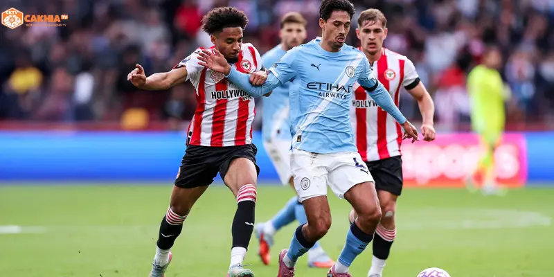 Không khí Etihad Stadium trước Manchester City vs Brentford